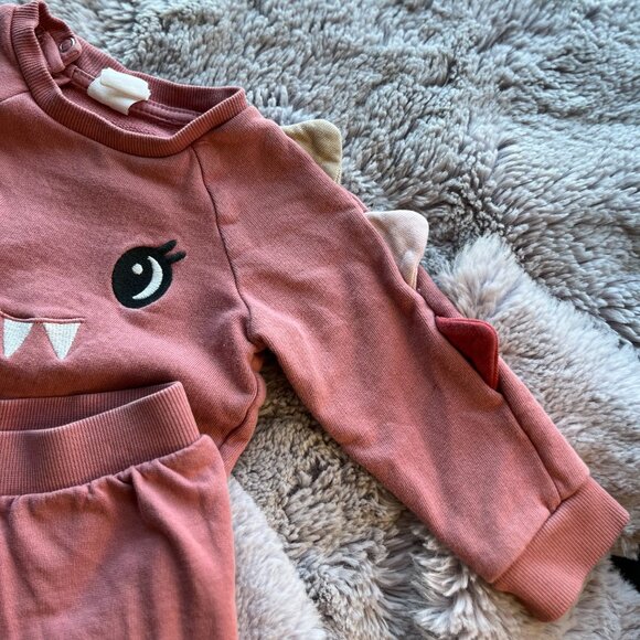 H & M Pink Monster themed jogging suit 6-9 months - Picture 3 of 6